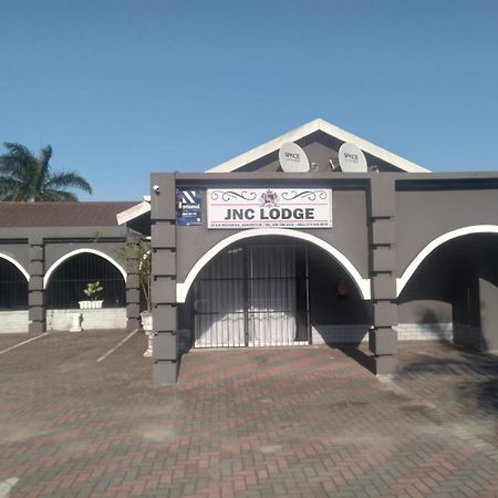 Jnc Guest House Richards Bay Extérieur photo