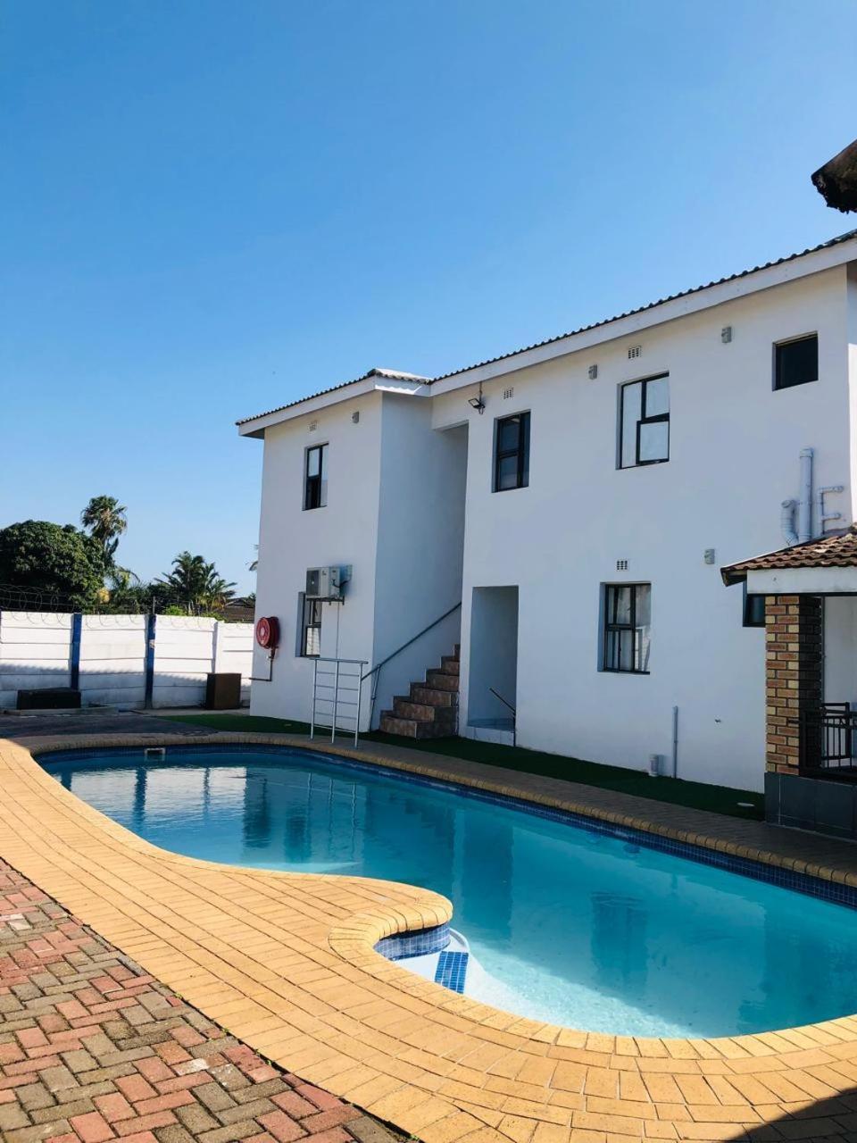 Jnc Guest House Richards Bay Extérieur photo