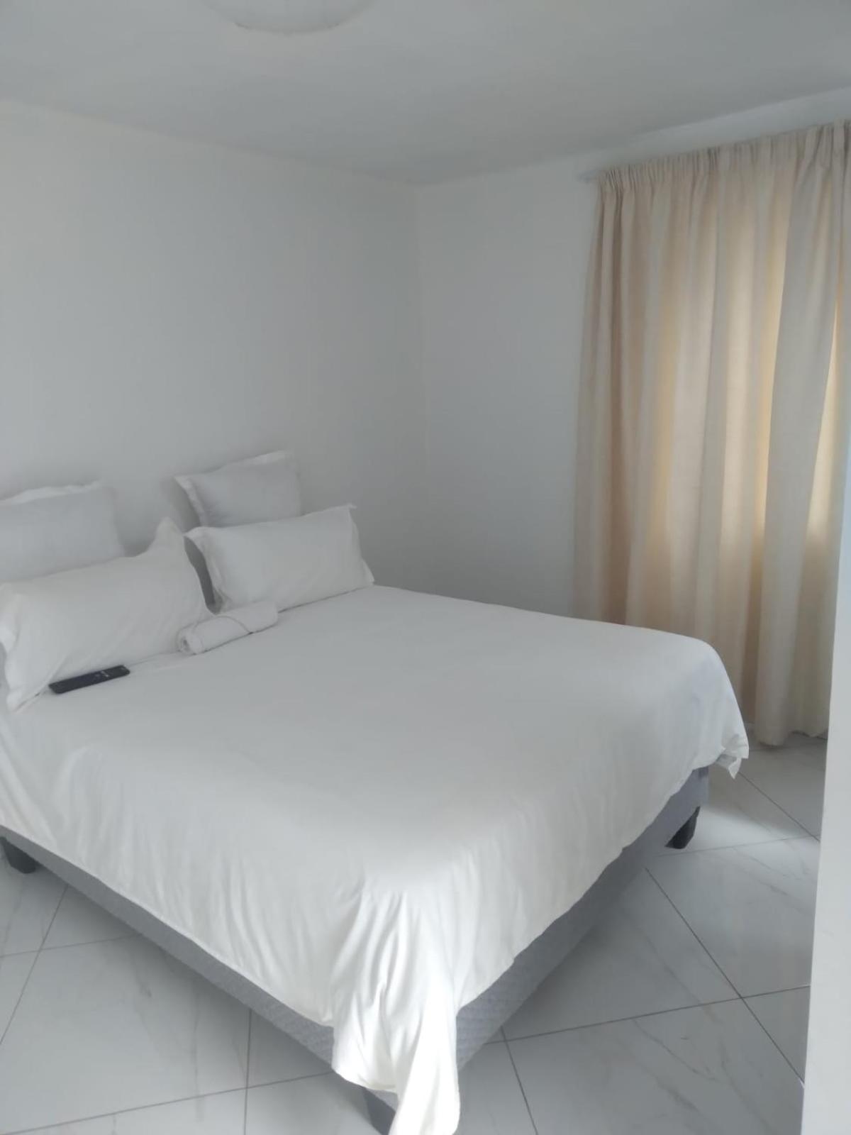 Jnc Guest House Richards Bay Extérieur photo