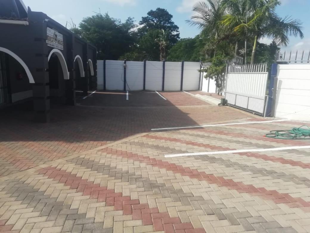 Jnc Guest House Richards Bay Extérieur photo
